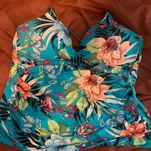Apt9 swim top. Size 2x. Good condition.